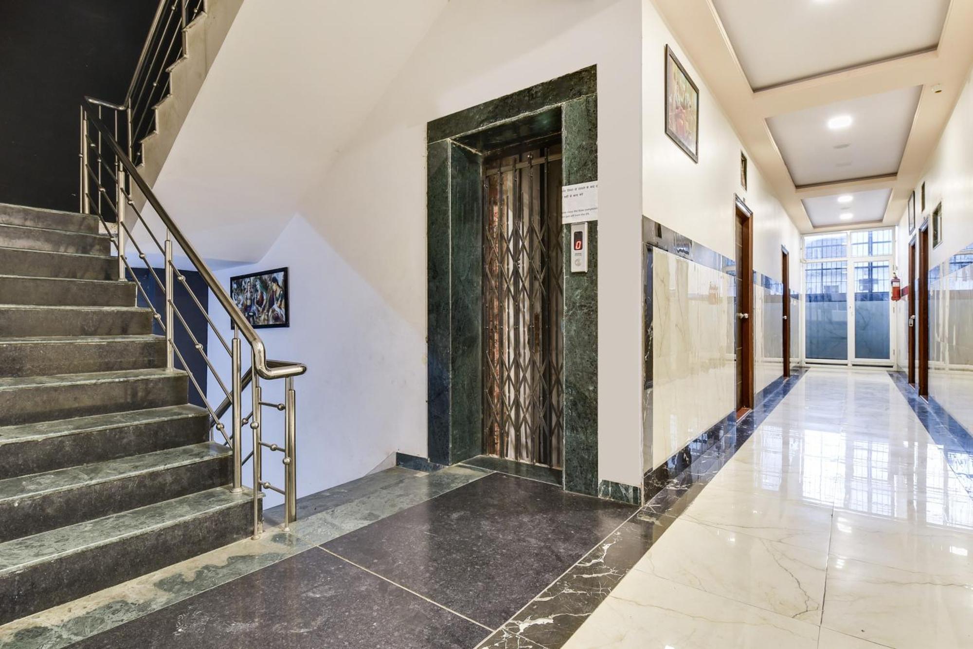Super Hotel O Ratnam Palace Udaipur Buitenkant foto